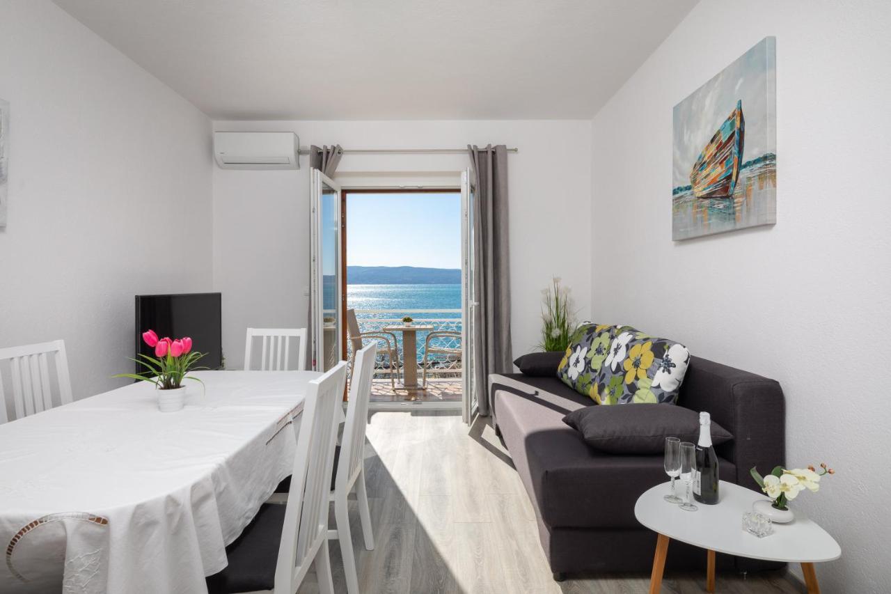 Apartments 20 Meters From The Beach イェセニツェ エクステリア 写真