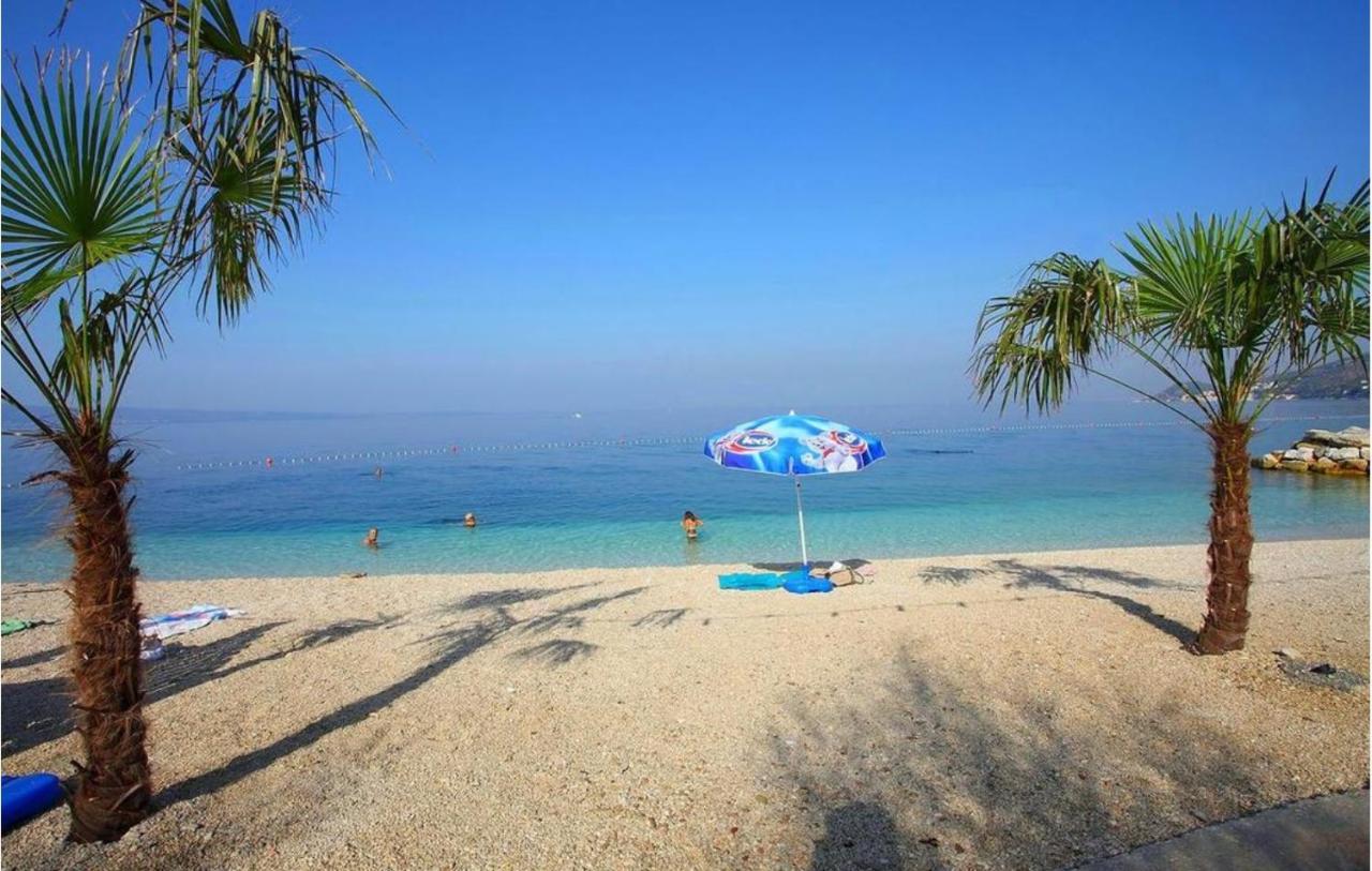Apartments 20 Meters From The Beach イェセニツェ エクステリア 写真