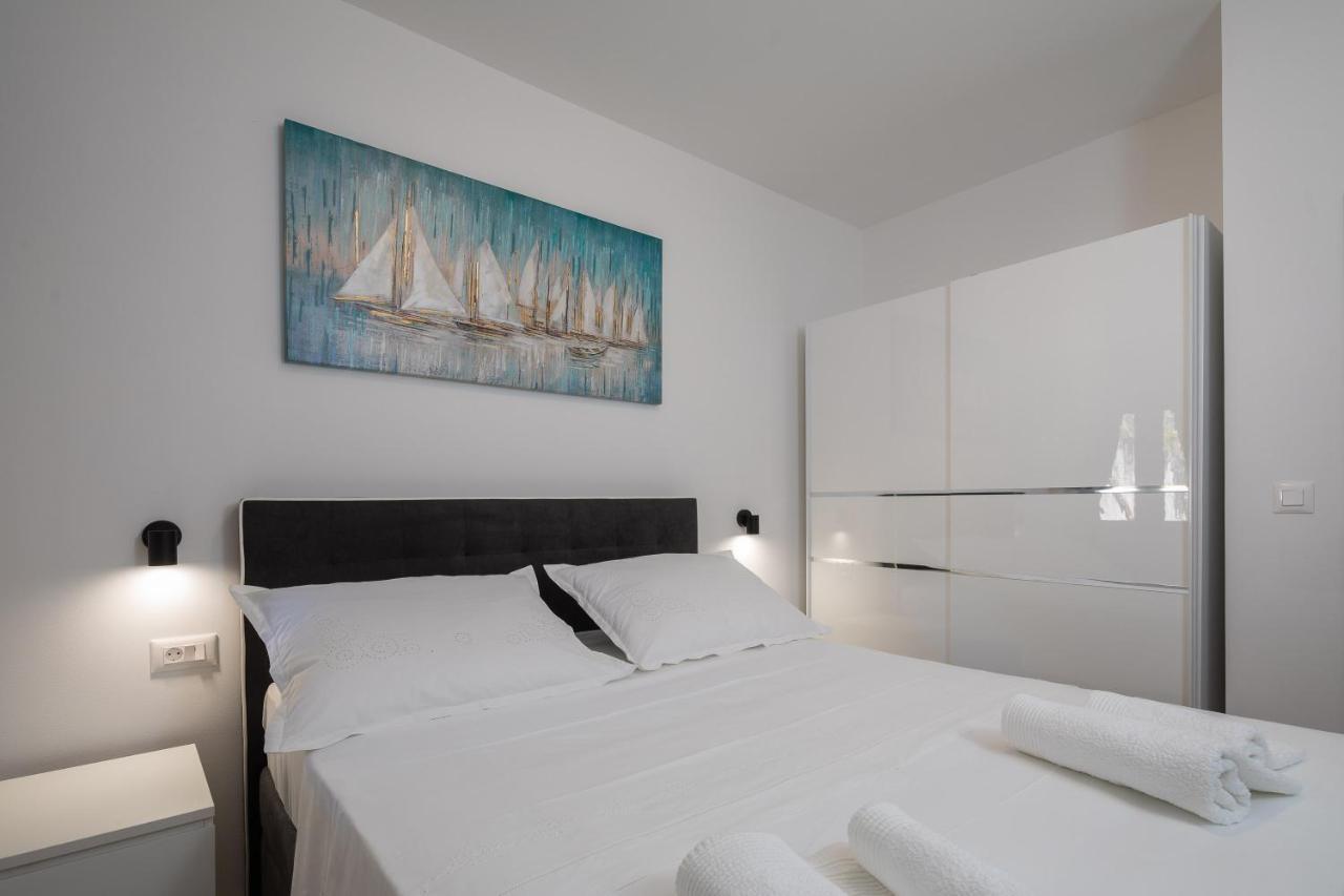 Apartments 20 Meters From The Beach イェセニツェ 部屋 写真